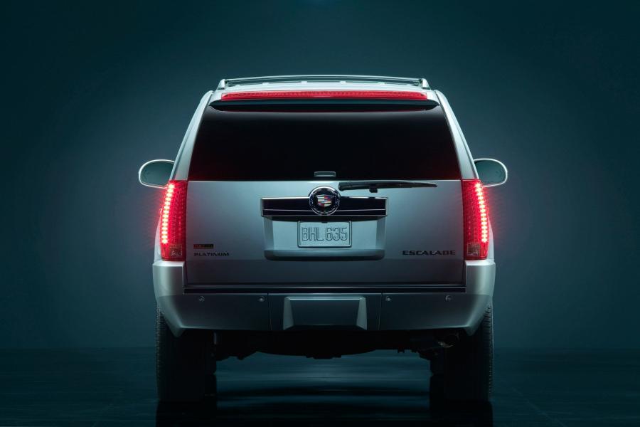  Cadillac Escalade Platinum 2011 года  (фото 7 из 8)